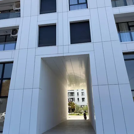 Golden Aura Appartement *